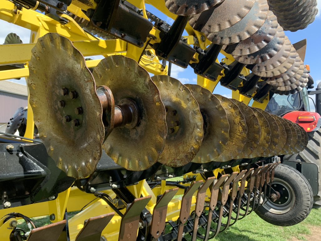DRDFellows's tweet photo. *FOR SALE* 
2013 bednar Swifterdisc XE1000, very straight machine and genuine reason for sale. All bearings, discs and pins good. Levelling boards, comes with a handful of spare parts and a bolt on drawbar extension. PM for details. Any RT’s appreciated. https://t.co/4WLr7UwDoA