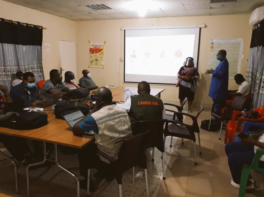 UNFPARDC's tweet photo. Prévention Exploitations Abus Sexuels riposte #Ebola Équateur

Suite à demande de @DMcLachlanK, @UNFPA lead #PSEA au HCT @UNOCHA,a déployé 1 équipe pour: la prévention, activer mécanisme de gestion de plaintes/prise en charge: @OMSRDCONGO @MinSanteRDC 
@Atayeshe @UNReliefChief https://t.co/ZgxpE4efcu