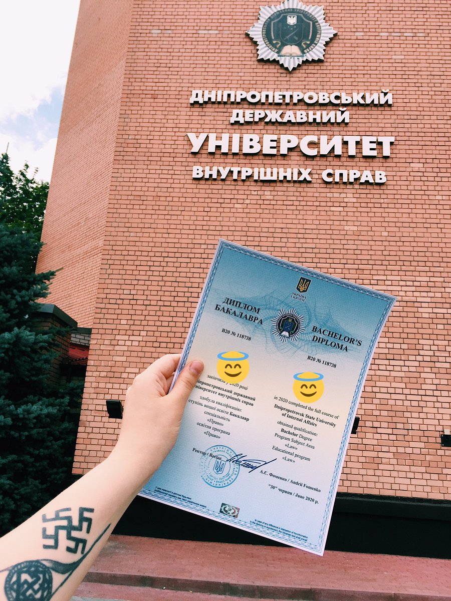 sivaevaaa's tweet photo. Ну нарешті! 

Диплом отримано
ЗНО на магістратуру складено 

Well done 🤙🏻 https://t.co/uhbJSVRxeu