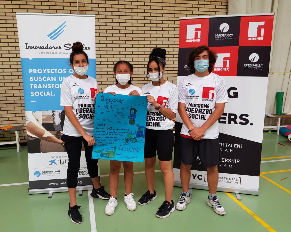 cooperacion's tweet photo. Los participantes en el #ProgramaLiderazgoSocial de Aragón, creando proyectos de innovación social. ¡Esto es aprovechar el verano para aprender y crecer! Enhorabuena a los alumnos y alumnas y a los voluntari@s!! https://t.co/CkKUtAmQmj