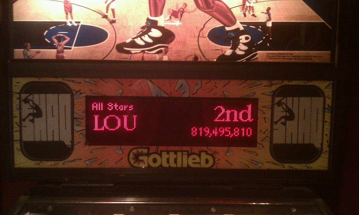 OlManFromZelda's tweet image. On this date in 2012, in Montreal, I dominated the boards and made a couple free throws in Shaq Attack Pinball. #shaq @SHAQ @IndieGamerChick #pinball #freethrows #dunkcontest #SHOOTTHEJ