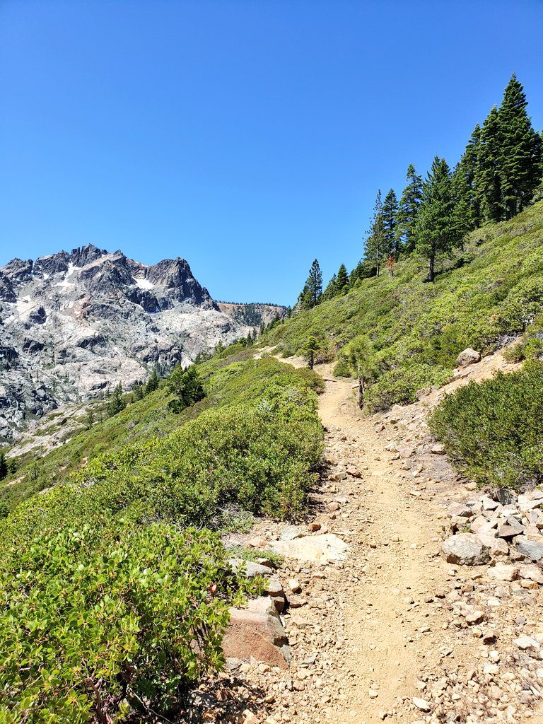tinyocean_rving's tweet photo. #TamarackLakes #PCT #PacificCreastTrail #RVingUS #RVTrip5 https://t.co/6ZgAS5O27V
