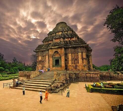 #Thread There are many theory regarding the questions, why the Grand Sun temple was constructed at Konark ?According to one theory it is stated that when King Narasighadeva 1 returned from a war with great victory the Queen Mother Kasturi Devi,adviced him to construct a great