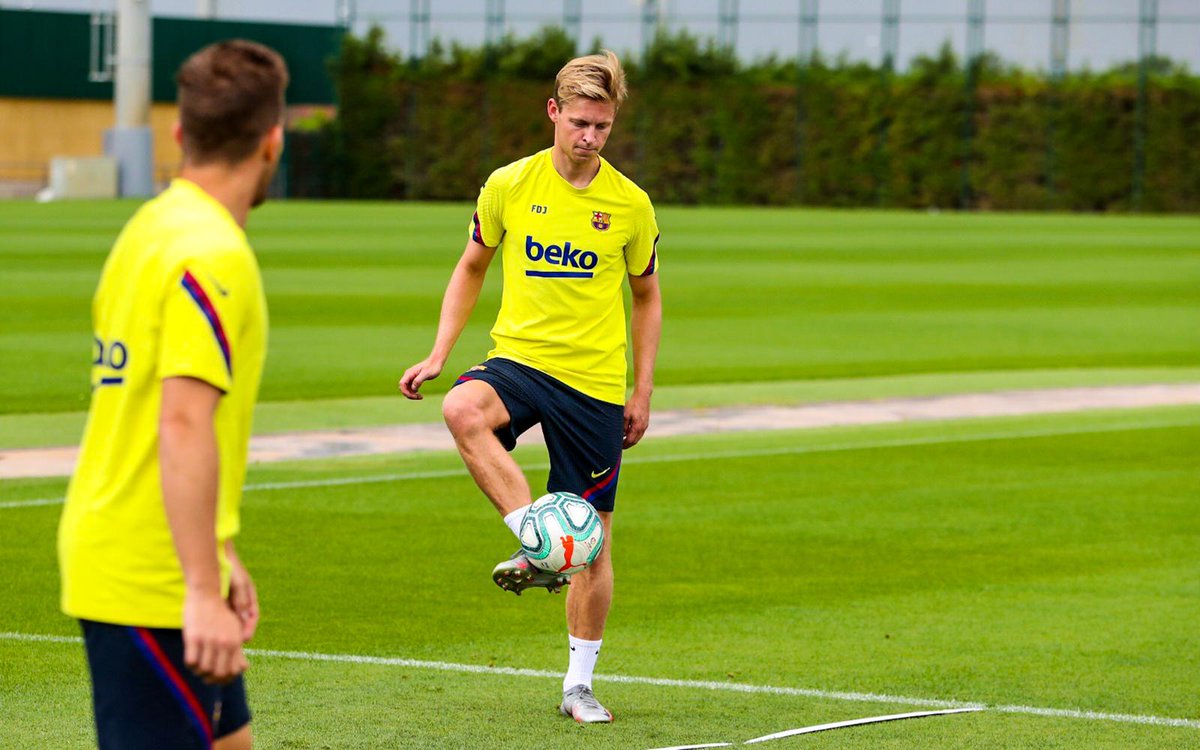 fcbarcelona_ara's tweet photo. من تدريبات الجمعة https://t.co/YUf3a5UQGl