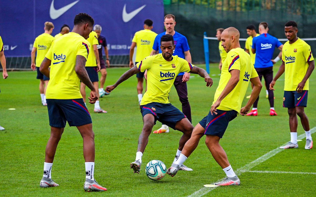 fcbarcelona_ara's tweet photo. من تدريبات الجمعة https://t.co/YUf3a5UQGl