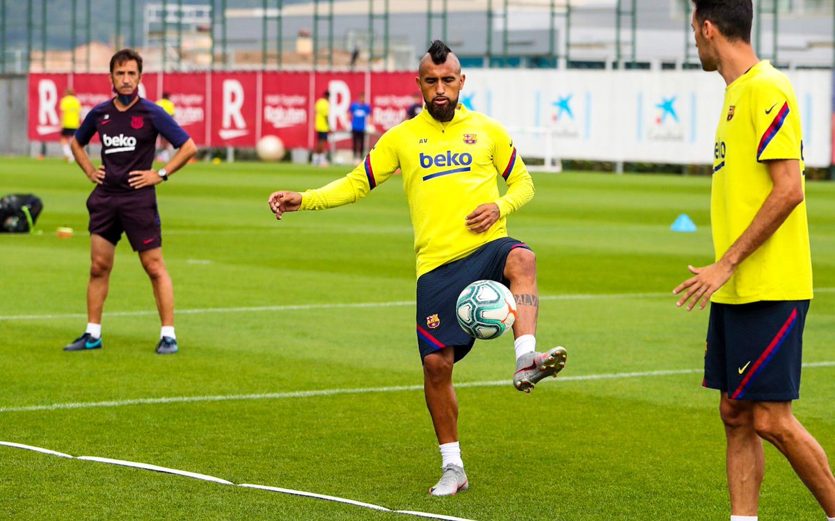 fcbarcelona_ara's tweet photo. من تدريبات الجمعة https://t.co/YUf3a5UQGl