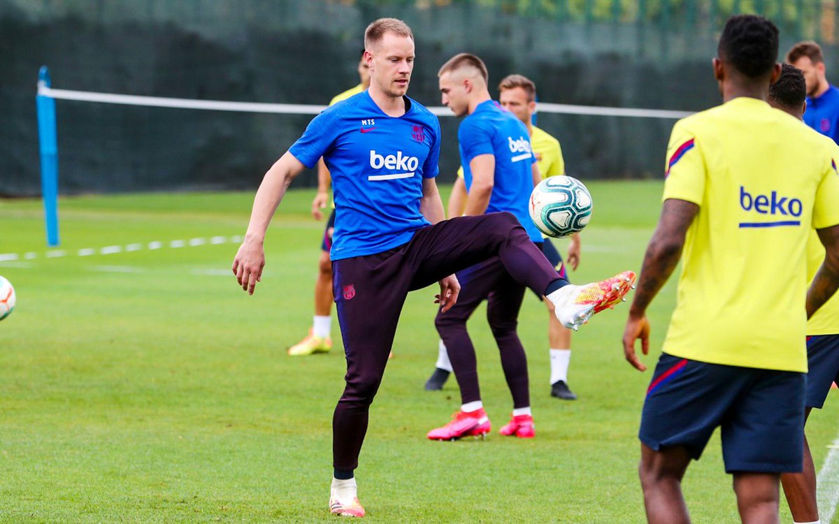 fcbarcelona_ara's tweet photo. من تدريبات الجمعة https://t.co/YUf3a5UQGl