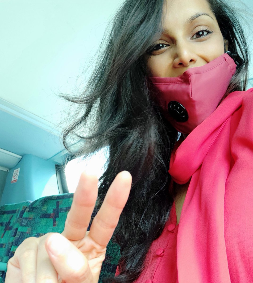 HFGiving's tweet photo. Met the amazing @Nahwand_Jaff portrait photographer for Humans of Hammersmith & Fulham!! So good to stay in touch and plan forward in the fresh air of #Hammersmith! Bring on 2021 π
. Forgot to get his photo so here is a few moments after! #humanshf https://t.co/xNTLZotcye