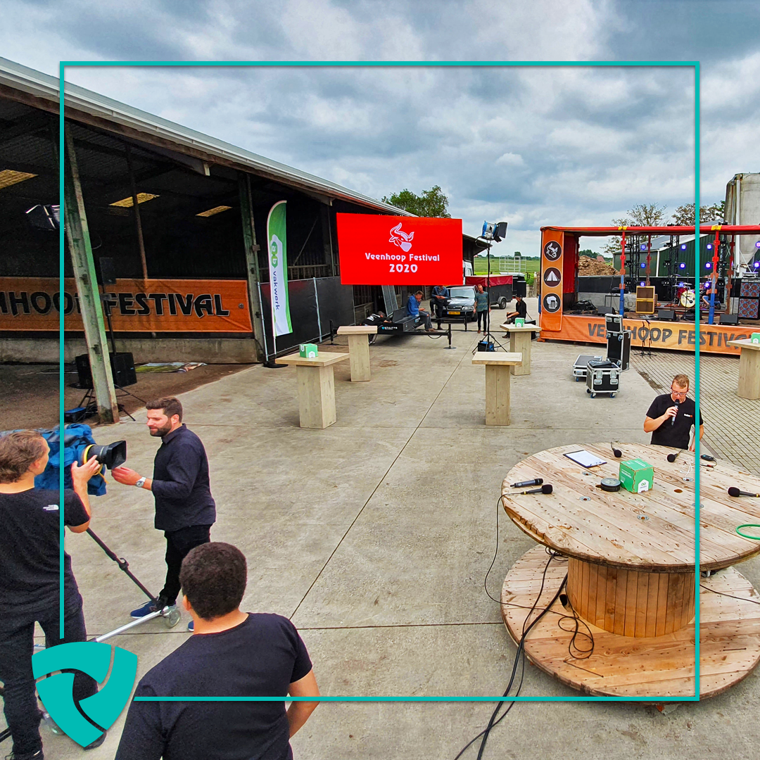 UtilitysNL's tweet photo. Vanavond om 19:00 uur begint de online editie van het Veenhoop Festival en brengen wij het spektakel live in beeld, online en op https://t.co/vHzI63SpCz!

#meercamera #multicam #regie #regiewagen #live #veenhoop #veenhoopfestival #utilitys #broadcast #rental #facilities https://t.co/CW1DSWqQAs