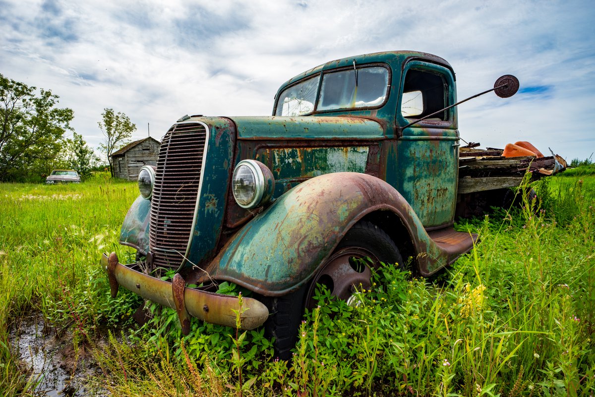Smith__mj's tweet photo. Thinking of a road-trip this week-end?  Make sure you have a reliable set of wheels.  This cream-puff is available for no money down, and easyl monthly payments...

#LamontCounty  #ExploreAlberta  #Wanderlust #theotherAlberta #Albertaroadtrip https://t.co/K84XtPeLhW