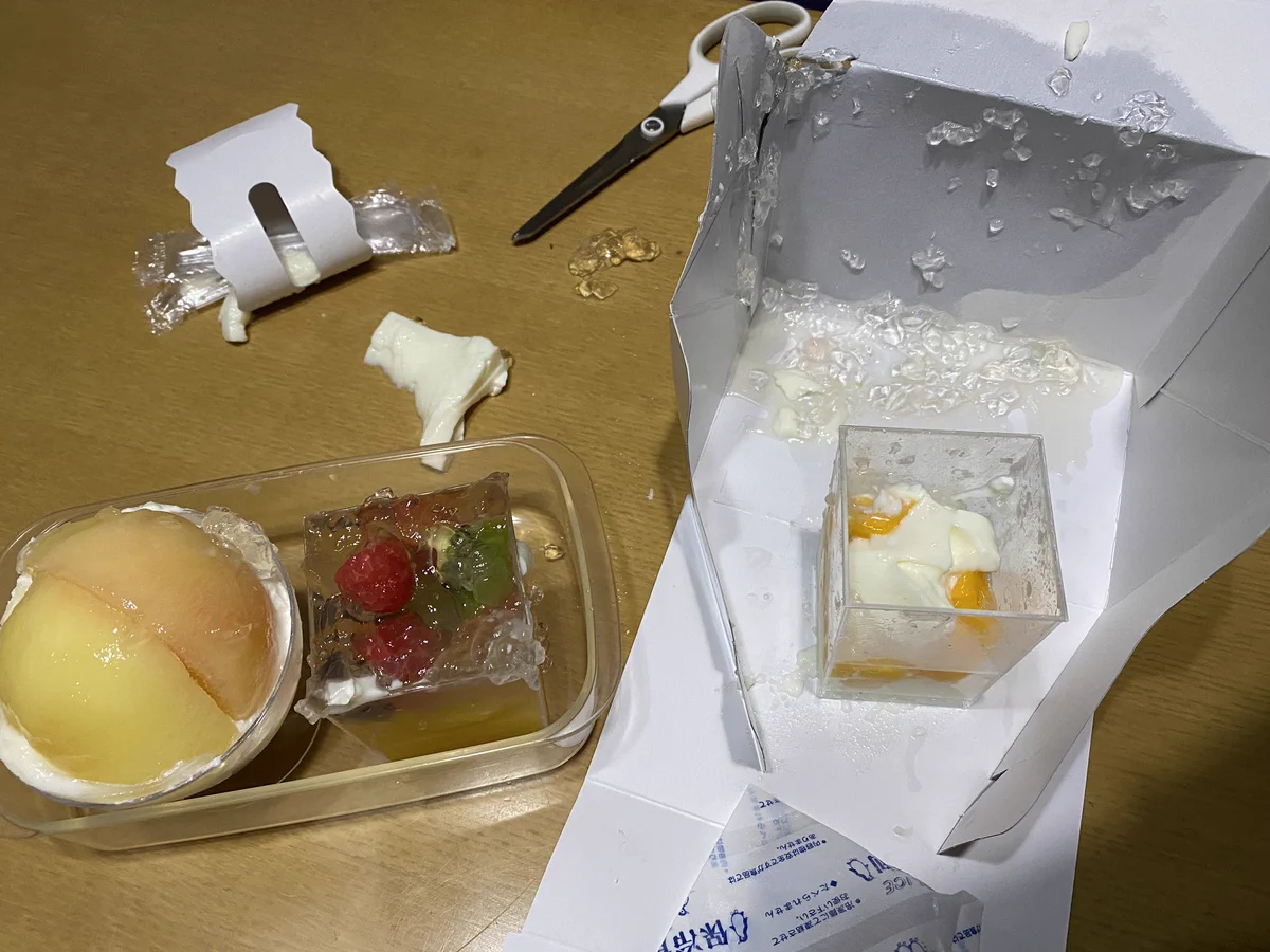 エコバッグを使っている人は要注意？スイーツなど繊細な商品を買う時はお店の袋を使うのが無難！