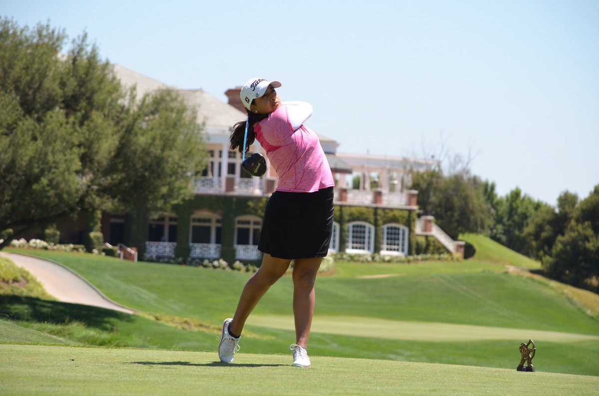 leelo03's tweet photo. Thank you @steveholmesgolf @uclalicia @coachcforsyth and the whole team at #SherwoodCountryClub for hosting the #SherwoodChallenge!⛳️ We can’t thank you enough for organizing such a thoughtful event and for your support of women’s golf!🏌🏽‍♀️💕 https://t.co/YzYBCUEs02