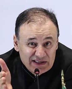 jrisco's tweet photo. Dice el presidente que él reducirá y aportará 25% de su sueldo para amortiguar la crisis ocasionada por el Covid19. 

En tanto su gabinete y cercanos. https://t.co/8xm46EQ6xt
