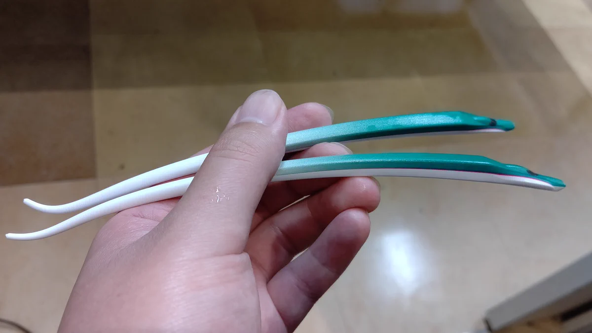 プラスチック箸を熱湯消毒した結果⇒伸びすぎてまるでネギｗｗ