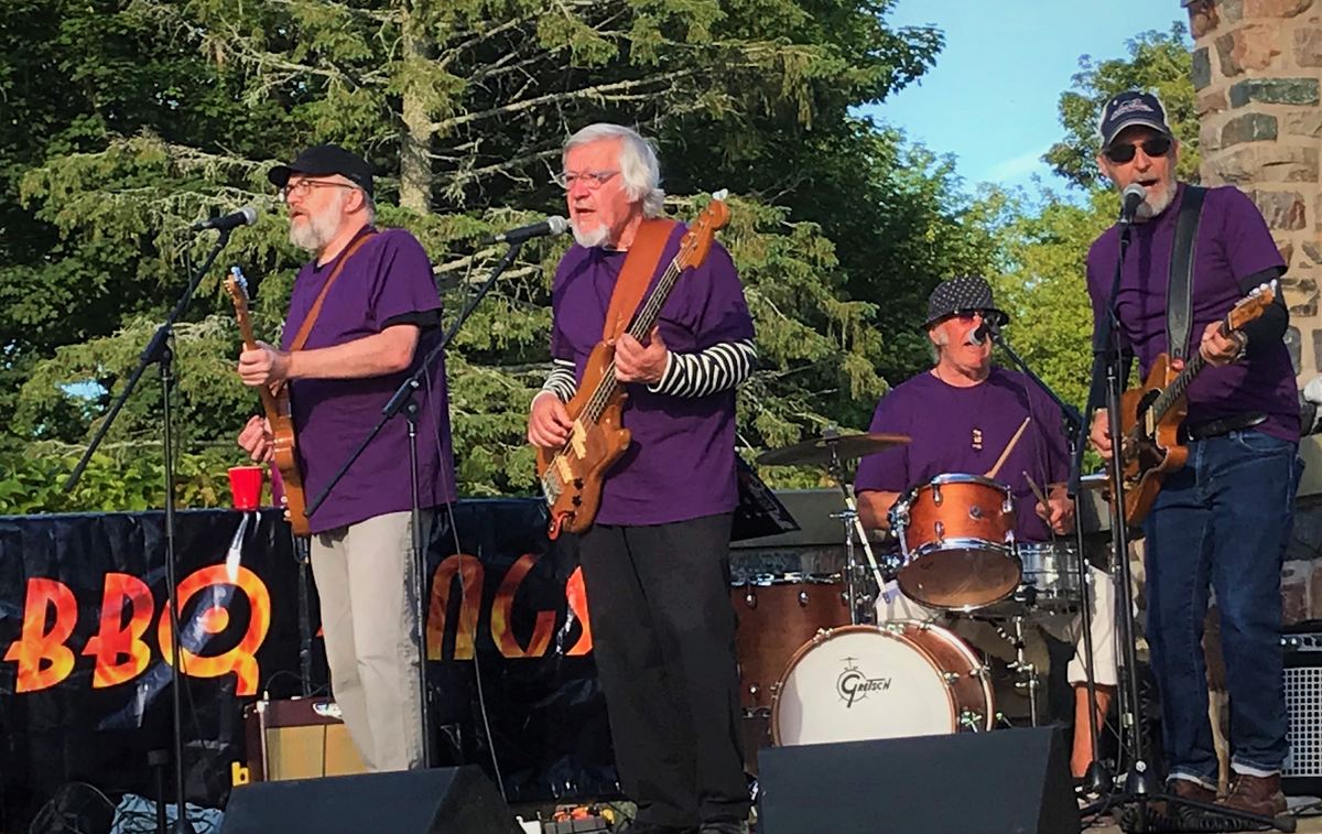 TheBBQKings's tweet photo. Last night at the Waeg. No we are not a California Raisins tribute band. https://t.co/Jl8wgwX2dz