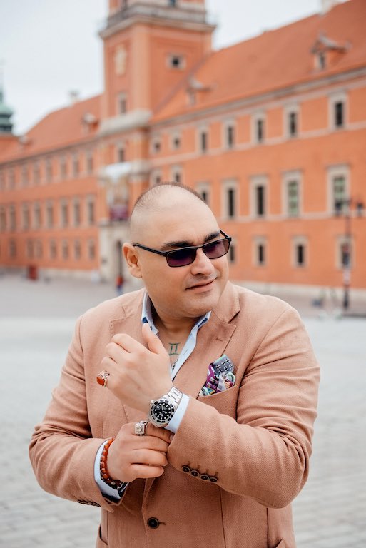 StylishIndianCO's tweet photo. Every watch tells time only a Swiss Made Automatic Watch tells your time #stylishindian #swisswatch #swissmade #grovana #automaticwatch #indianmodel #warsawmodel #amsterdammodel #style #styleblogger #fashionblogger https://t.co/WXhJTeUTsh