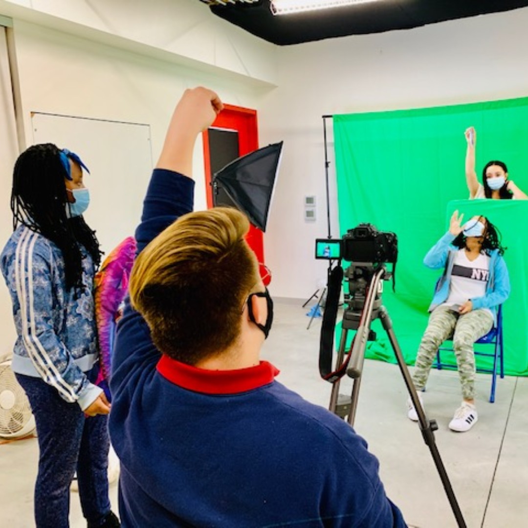 DAVArts's tweet image. &quot;Quiet on the set!&quot; &quot;Action!&quot; &quot;Cut!&quot;; these are the words echoing through DAVA as students are learning first hand everything that goes into making films.  #DAVArts #StayingSafeatDAVA #GladtobeBack #FilmCamp #MakingFilms #SummerLearning