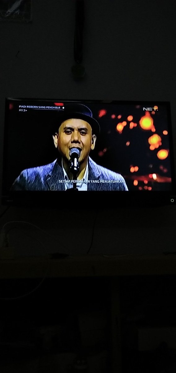 RifalPriyogo's tweet image. Aku bahagia serta girang nonton ini 😅  @padireborn makasih @netmediatama ada acara musik lagi