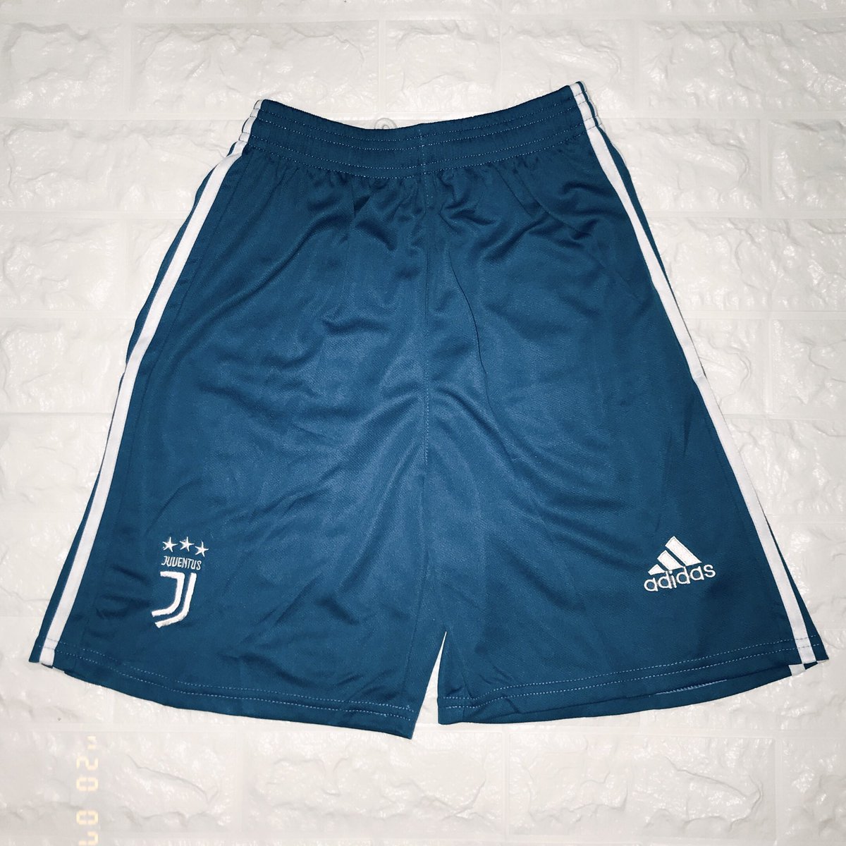 playversemnl's tweet photo. ❗NEW ARRIVAL❗
JUVENTUS THIRD - BLUE!
AVAILABLE FOR 250 EACH.
DM TO ORDER.
#PLAYITHARD https://t.co/vmS6EtJZov