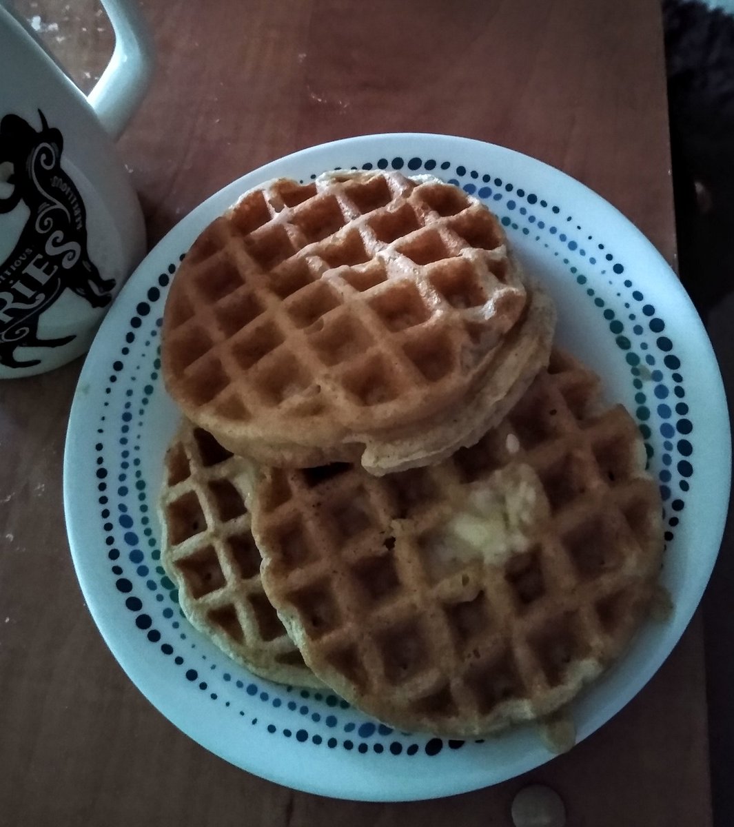 HTitusSweany's tweet image. It's Friday therefore I waffle. #HealthyLiving @KodiakCakes @ww_us mini-waffles. Protein waffle recipe. #Dashmini small plate of yummmmm 💙