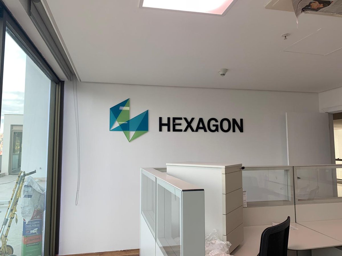 IDS_GeoRadar's tweet photo. The Belo Horizonte office is now home to our new 24/7 remote monitoring center!
Multiple teams can monitor for slope instability simultaneously, overseeing IDS GeoRadar's IBIS-FM hardware at Brazilian mines for better services and support.
#MineMonitoring @HexagonMining https://t.co/o3ILWwban2