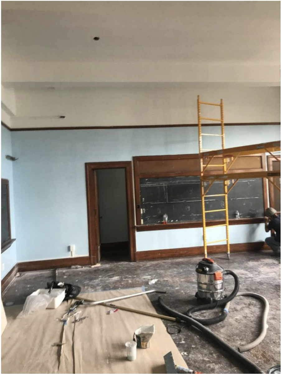 JesuitPrep's tweet photo. Painting has begun on the third floor!

#BJPsNewHome #BJP #Brooklyn #JesuitSchool #HonoringThePromise #MiddleSchool https://t.co/RmE2FN1DHn