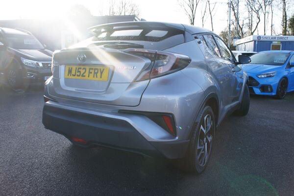 Sinclair_Direct's tweet image. Fully OPEN...with over 100 quality and competitively priced cars ready for you - and here's another quality vehicle - the head-turning and efficient Toyota CHR 1.8 DYNAMIC HYBRID - and with a £1000 saving - WAS £21,995 NOW £20,995.
Search / Finance / Collect.