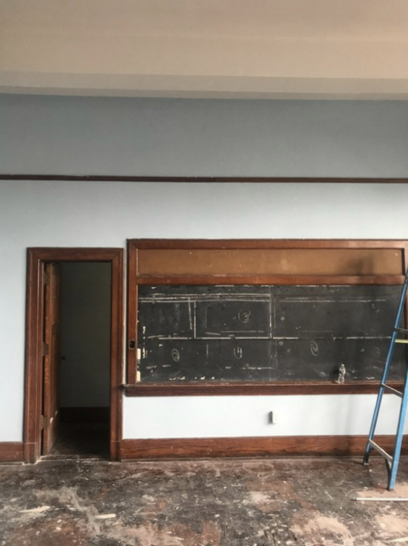JesuitPrep's tweet photo. Painting has begun on the third floor!

#BJPsNewHome #BJP #Brooklyn #JesuitSchool #HonoringThePromise #MiddleSchool https://t.co/RmE2FN1DHn