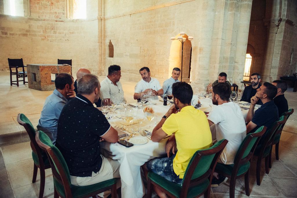 🍽💜 Comida de hermandad en Abadía Retuerta (<a href="/arledomaine/">Abadia Retuerta</a>) 

Momento para despedir la temporada y que la familia arrope a Kiko Olivas

#pucela #RealValladolid