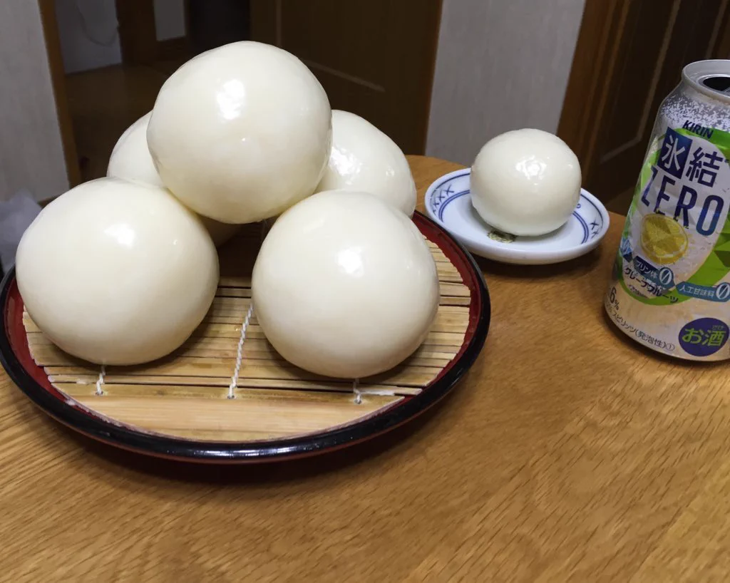 実家の月見団子をTwitterに載せたら…「でかくない？」と言われたときの写真www