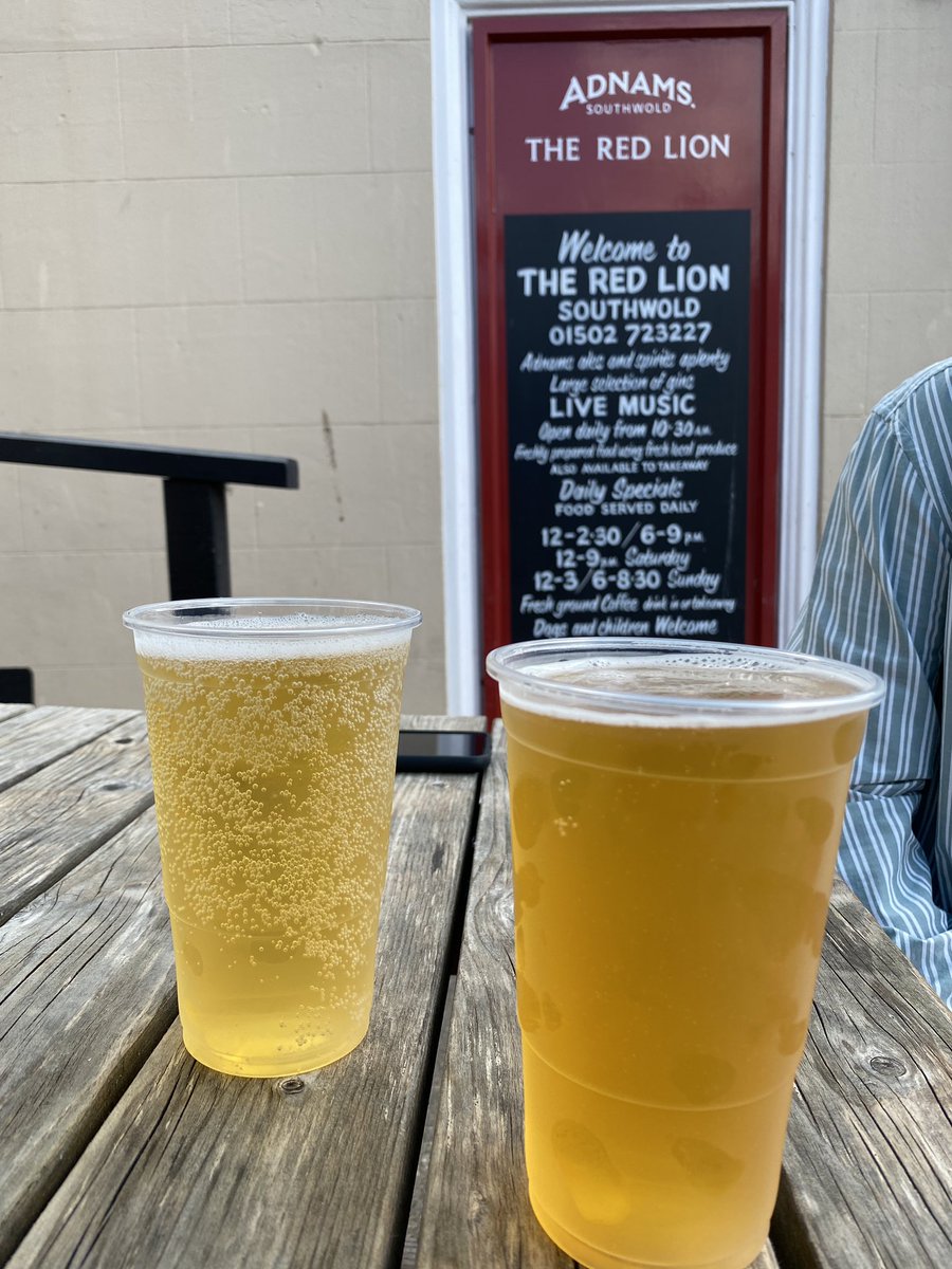 eddietheaker's tweet photo. It would be rude not to #wildwavecider #Dryhoppedlager @Adnams #Southwold #happydays https://t.co/Y8y2To2Ahp