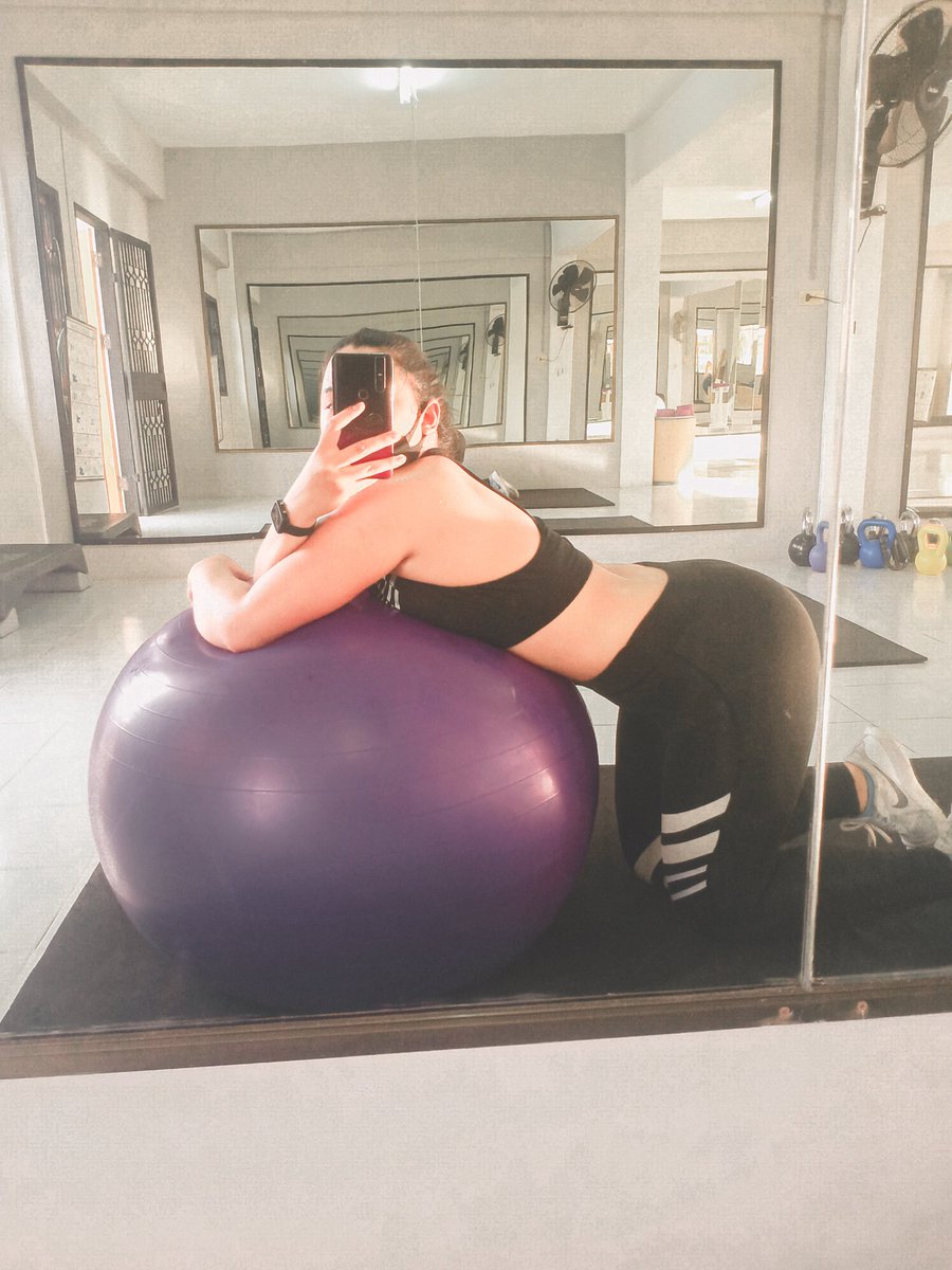 PrincessAva7's tweet photo. Who wants to be a ball? 😚  
#fimdom #sugardaddywanted  #feetseller  #feetfindom  💞 https://t.co/1qXB3Y56v4