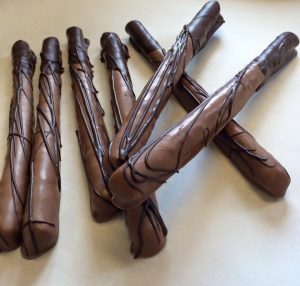 WizardlyKent's tweet photo. @Shoppopped 175 E Erie St in Acorn Alley is a Kent original with high quality confections &amp; treats. Enjoy butterbeer floats, golden snitches, chocolate wands, hufflepuffs, quidditch crunch &amp; dragons’ breath. Open Tu-Th 11-7 Fr-Sa 11-8 https://t.co/i5n0SUWvXf #local #WizWeek #WWK https://t.co/lNDCs5Pql6