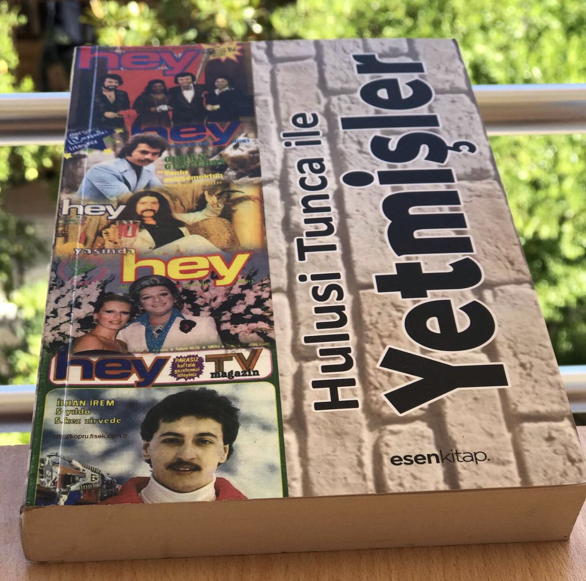 YigitGuralp's tweet photo. Merhum Hulusi Tunca’nın bizzat tanıklık ettiği yıllara yaptığı zaman yolculuğu sürüyor.  @esenkitap ailesine #Seksenler ve #Yetmişler’i şanına yaraşacak biçimde bastıkları için teşekkürler. https://t.co/ekh6DOanSR