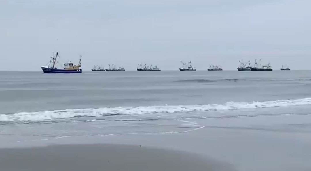 moepje's tweet photo. Zo meegeleefd met de duitse familie. Godzijdank mocht ze gevonden worden. Wederom heel veel respect voor alle hulpinstanties en de vissers 🙏🏼 #Ameland https://t.co/raKMxDSU8r