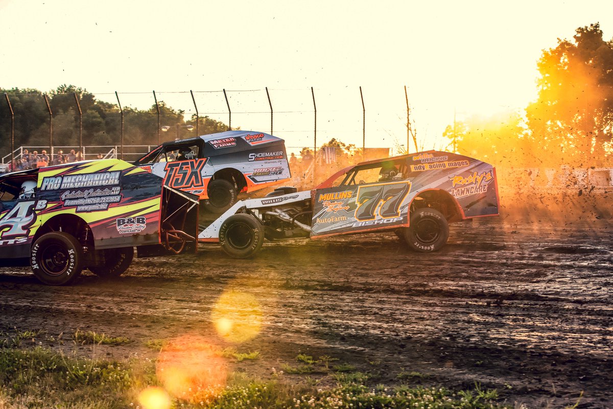 IRIphotography's tweet photo. Race Day at Gas City! Come out to see all the excitement! Hot laps at 6:30. Be There! #Supportyourlocaldirttrack https://t.co/e38WKPHem0