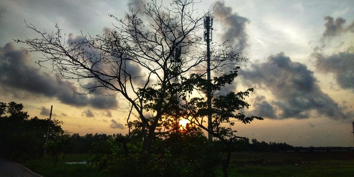 RitikaShedge's tweet photo. You're endlessly fascinating <3 #vision #photographer #madness #travelgram #sunsetporn #skylovers #lovers #rain #sunshine #sunsetsky #hub #sunsetshots #world #perfection #photogroup #canon #stream #wanderlust #ocean #and #of #greece #explore #india #landscapes #nofilter https://t.co/k61SwA8G90