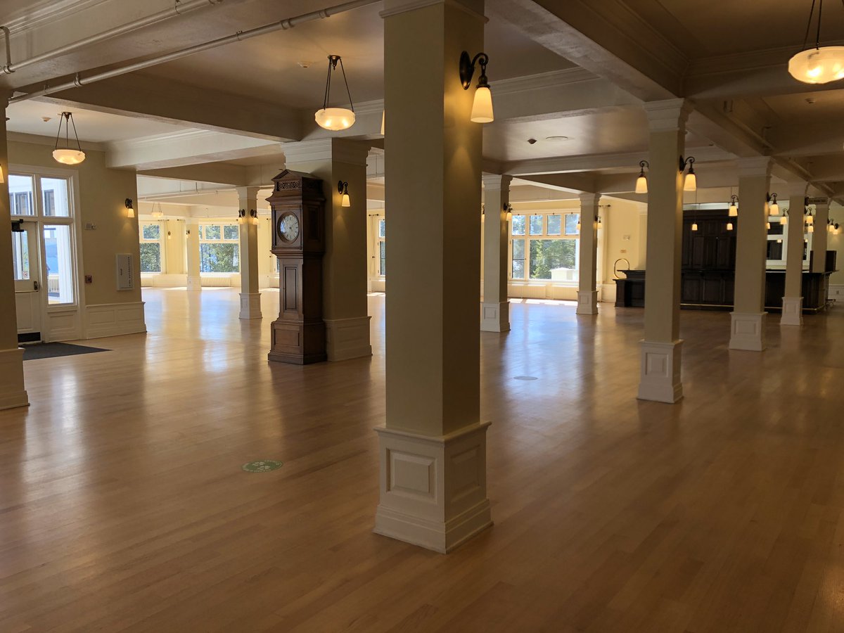 Many lodges are closed. Those that aren’t have shuttered restaurants and empty lobbies to prevent congregation. This is the famous Lake Yellowstone Hotel. Staff said it hasn’t been this empty since WWII.  #coronavirus  #nationalparks  #traveltips &ndash; bei  Lake Yellowstone Hotel