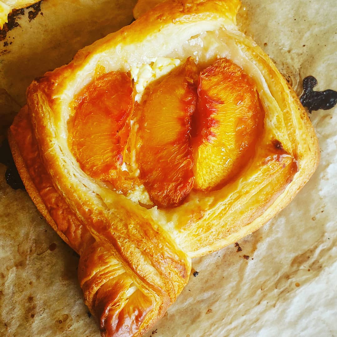 Crustandcrumbks's tweet photo. We got the hook up from Grazing Plains Farm on some Fromage Blanc, for our Peaches and Cream Danish.  I did a little taste test earlier this week and it sure is good. https://t.co/0AHEOwKKTU