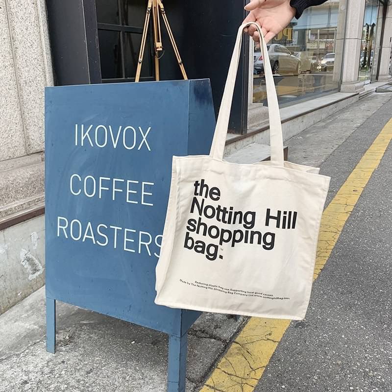 goodiemonie_'s tweet photo. #พร้อมส่งกุ้ดมอนิ่ง

กระเป๋าผ้าแคนวาส the Notting Hill shopping bag น้องเป็นกระเป๋ามีก้น จุเยอะมาก ตัวเปิดปิดเป็นแม่เหล็ก

☁️ พร้อมส่ง 245฿ ส่งฟรี (ems+10) 

—
#กระเป๋าสะพายข้าง #กระเป๋าไอแพด #กระเป๋าใส่ไอแพด #กระเป๋าเกาหลี #กระเป๋า #กระเป๋าผ้า #พร้อมส่ง https://t.co/j2sI09Y8ki