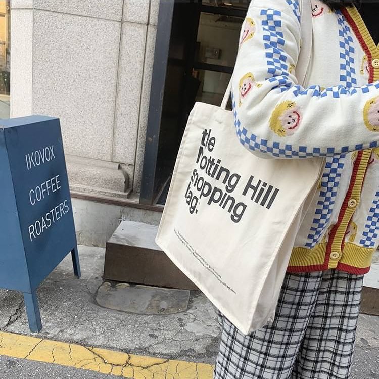 goodiemonie_'s tweet photo. #พร้อมส่งกุ้ดมอนิ่ง

กระเป๋าผ้าแคนวาส the Notting Hill shopping bag น้องเป็นกระเป๋ามีก้น จุเยอะมาก ตัวเปิดปิดเป็นแม่เหล็ก

☁️ พร้อมส่ง 245฿ ส่งฟรี (ems+10) 

—
#กระเป๋าสะพายข้าง #กระเป๋าไอแพด #กระเป๋าใส่ไอแพด #กระเป๋าเกาหลี #กระเป๋า #กระเป๋าผ้า #พร้อมส่ง https://t.co/j2sI09Y8ki