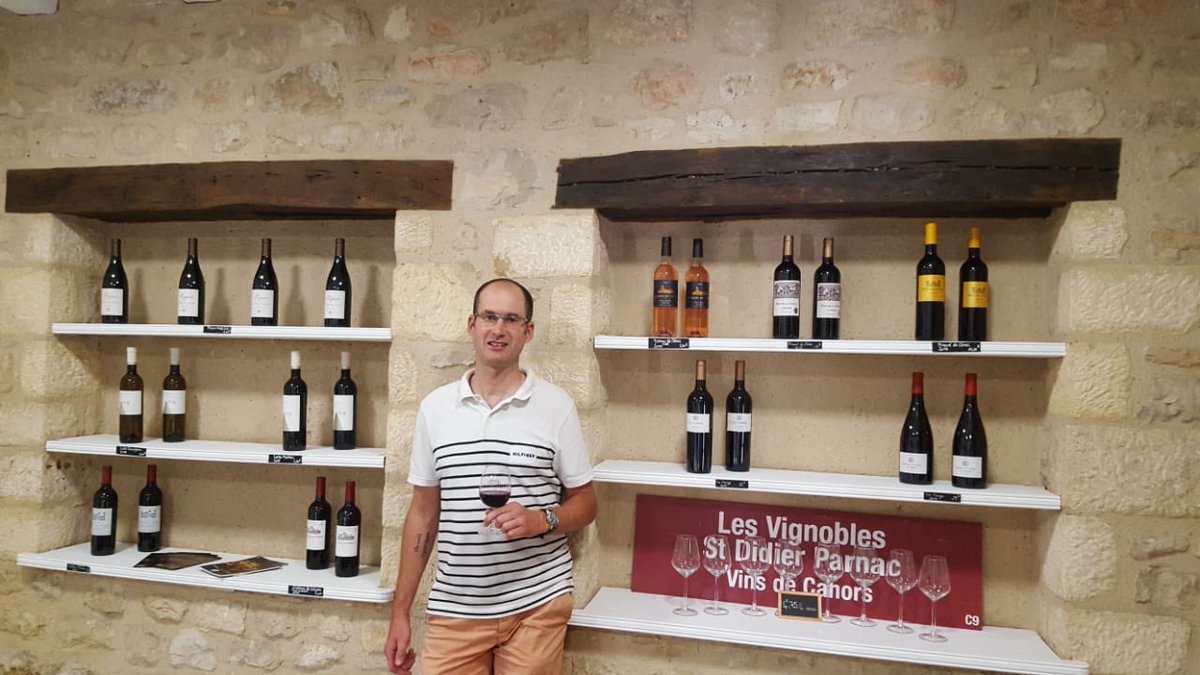 VignoblesSDP's tweet photo. Fancy some wine tasting this weekend? If you are in Cahors then we would love to see you, Paul is ready and waiting to receive our lovely guests. We are open tomorrow from 10.30-12.30, 15.00-18.30, free tasting of up to 4 wines. #winetasting #france #cahors #malbec https://t.co/kKAip1ylca