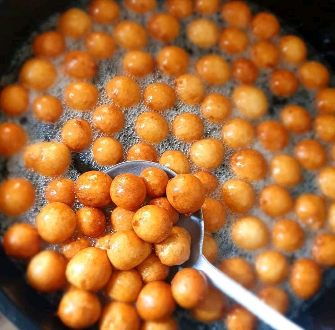 OloriiBlessing's tweet photo. What did you hear about golden balls??
We make the best puff Puff in warri🤗🤗 NO KIDDING!! just try it and confirm yourself.
Send a DM to place ur orders
#Warrivendors #Smallchopslovers #EverythingWarri https://t.co/x4dfF1qzWd