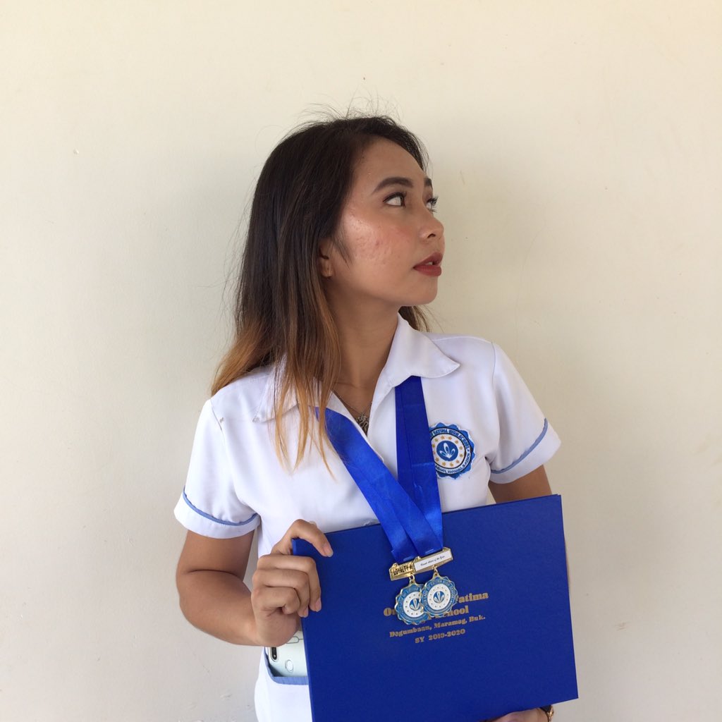 DucotJamaica's tweet photo. Ainβt Good student but have an amazing awards. So, this is it my secondary education is officially done.
#SHSgraduate
#2020 https://t.co/Ur521ZyWVg