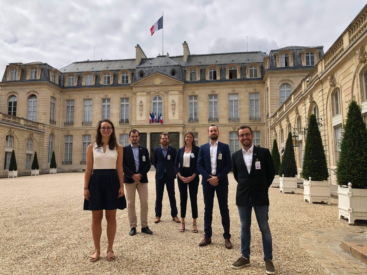 Julius_Rosus's tweet photo. Présent pour l'@UNECD à l'@Elysee, nous étions reçus par Mme Armenteras pour parler #GrandÂge et #Autonomie en interpro ! 
La considération de tous les étudiants est primordiale pour la santé de demain ! 

@G_Rousson @Marine_Couve @camille_UNAEE @Dimitri_FNESI @Romain_ANEMF https://t.co/39R7FeHHTD