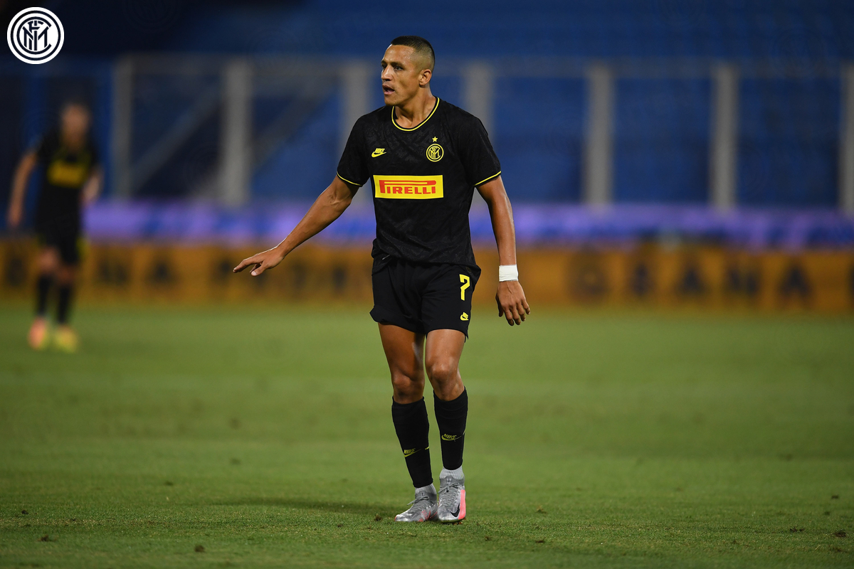 Inter_es's tweet photo. 💣 DETONAO

Desde el reinicio de la @SerieA, @Alexis_Sanchez  ha participado activamente en 8 goles (2 goles, 6 asistencias).

#FORZAINTER 🖤💙🖤💙 https://t.co/JoL7HnlLrj