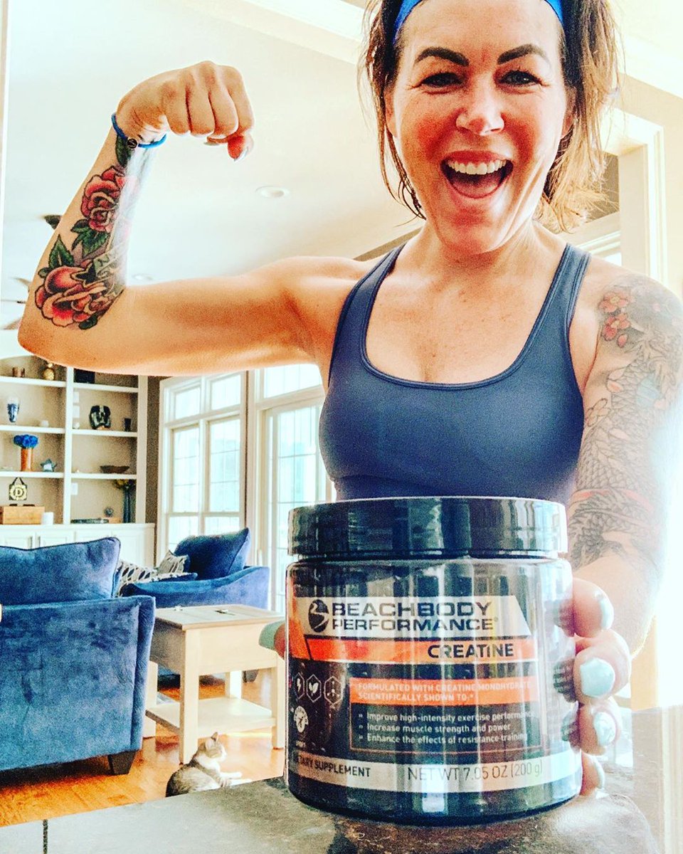 BB_Performance's tweet photo. Happy Flex Friday! Drop a "💪" in the comment if you crushed your workout today! 

📷 @daphnekaywalter

#bbp #beachbodyperformance #fitness https://t.co/qvZbYiX3AP