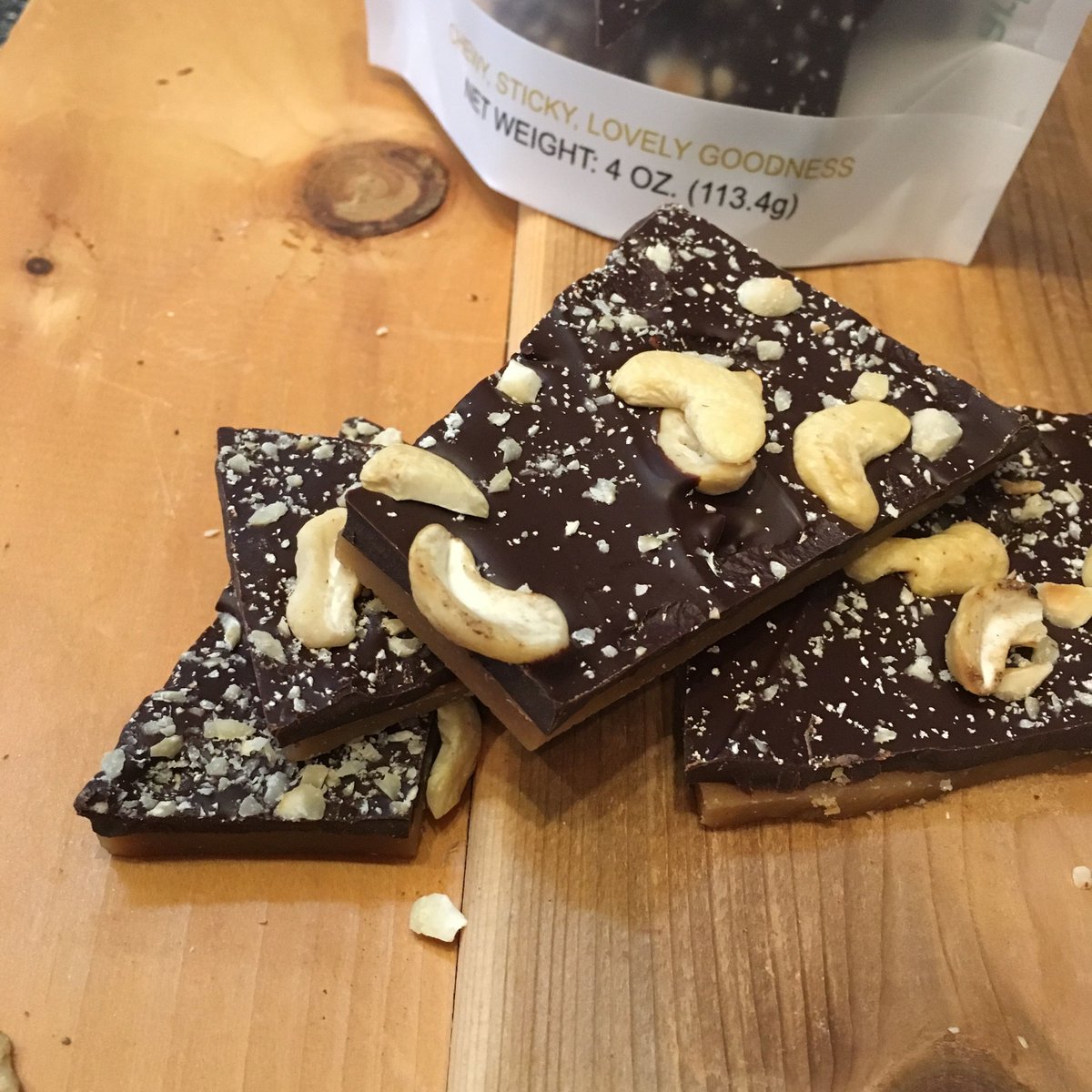Bark_Chocolates's tweet photo. Toffee Alert. Topped with dark chocolate, cashews and hazelnuts. So it's good for you! 😄
https://t.co/9PeSWEjPLg
#toffeebark #toffee #cashews #hazelnuts #darkchocolate #flavorwow #darkchocolateisgoodforyou https://t.co/9AmSD3EiTl