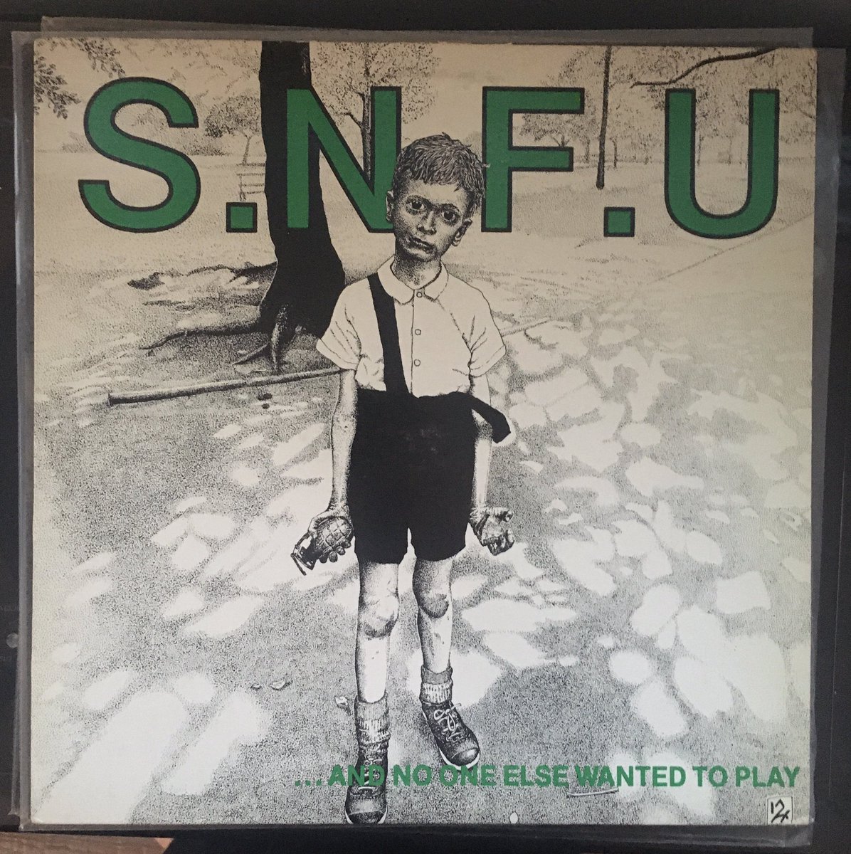JCTownsend3's tweet photo. This one changed everything for me. Thank you Mr Chi Pig.
The moment I heard βThere was a boy who had a toy...β I knew this band, and this frontman, were something very special.
RIPower. #SNFU #restinpower #rip #chipig #MrChiPig #canadianpunkrock #vancouverpunkrock #punk #punker https://t.co/OuuRP2oc35