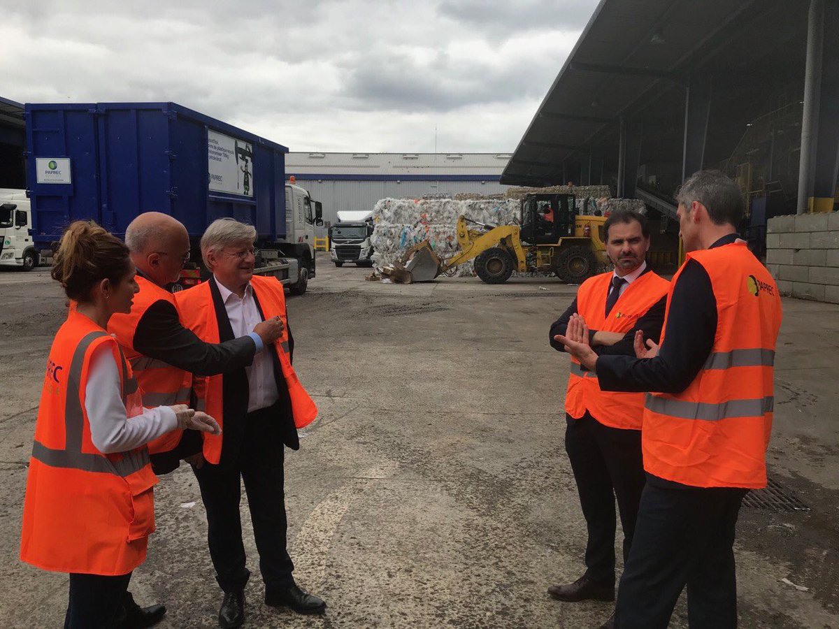 Face à la crise du #Covid-19, il nous faut maintenant consolider la dynamique de croissance : l’économie circulaire est un vecteur d’emplois qui y contribuera.

À #VilleneuveLeRoi, <a href="/Paprec_Group/">Paprec Group</a>, leader en matière de recyclage, nous démontre que la relance sera verte.

#Circo9403